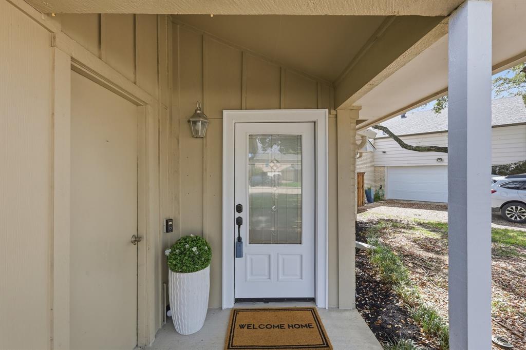 3718 Wooded Creek Dr, Farmers Branch, TX 75244 photo