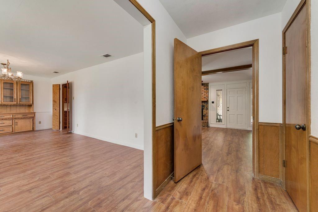 135 S Capri Dr, Duncanville, TX 75116 photo