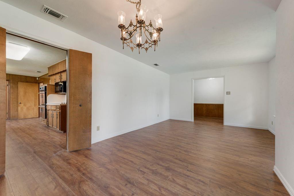 135 S Capri Dr, Duncanville, TX 75116 photo