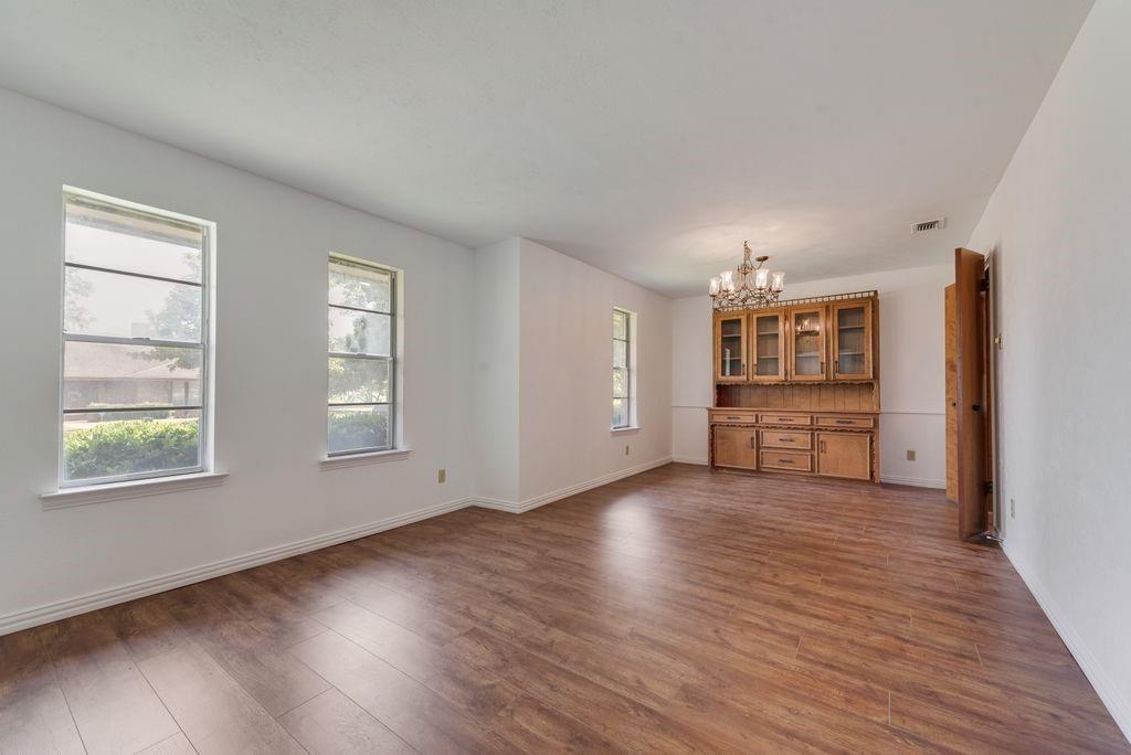 135 S Capri Dr, Duncanville, TX 75116 photo