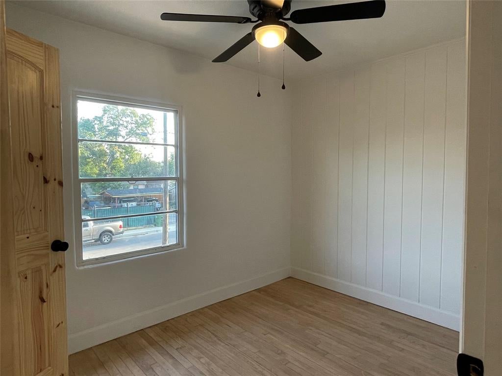 530 Sunnyside Ave, Cockrell Hill, TX 75211 photo