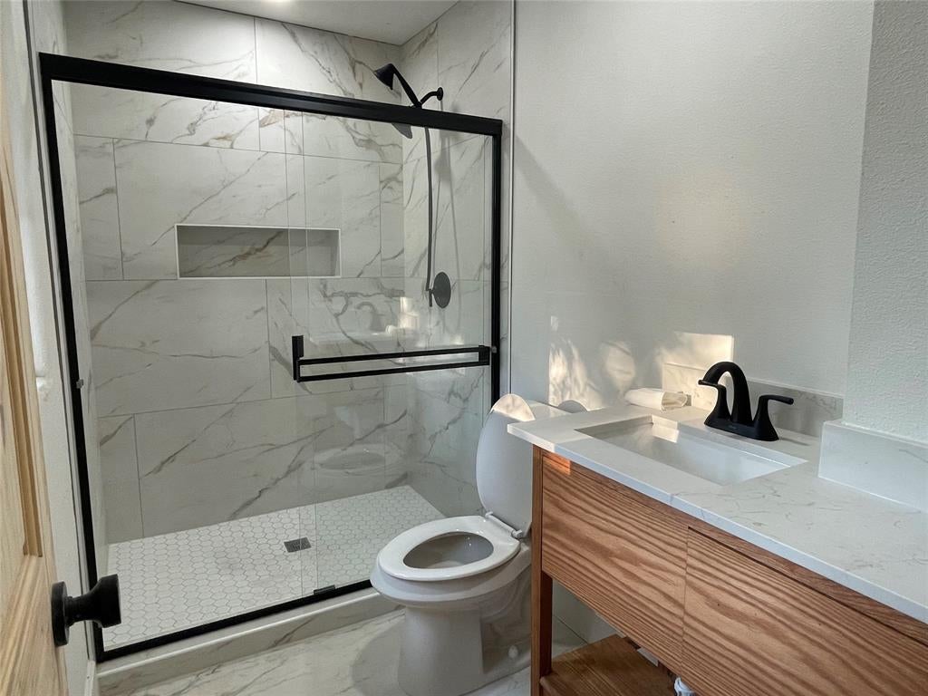 530 Sunnyside Ave, Cockrell Hill, TX 75211 photo