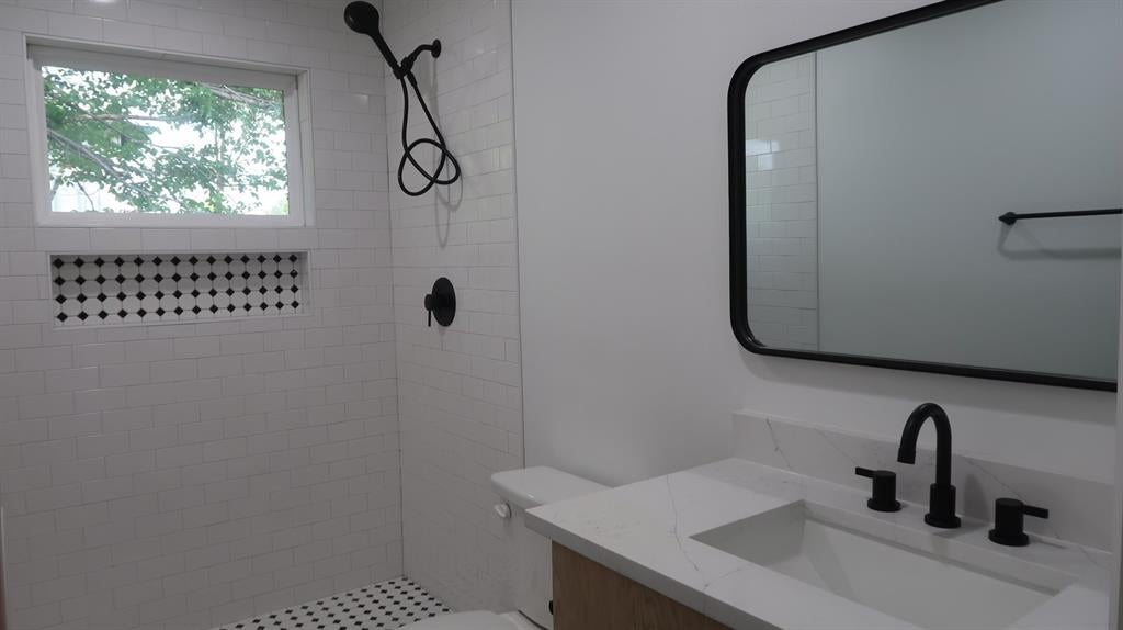530 Sunnyside Ave, Cockrell Hill, TX 75211 photo