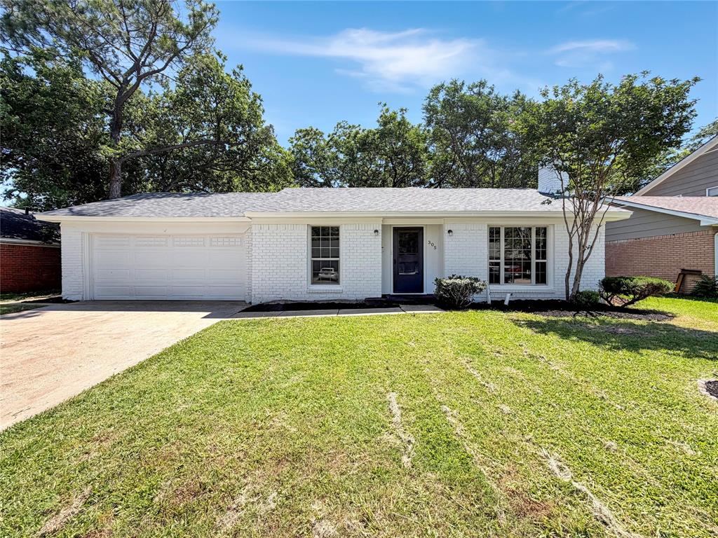305 Deer Creek Rd, Everman, TX 76140