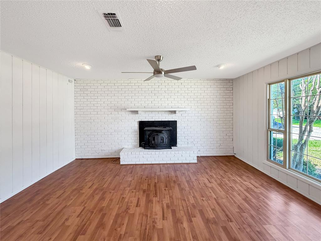 305 Deer Creek Rd, Everman, TX 76140 photo
