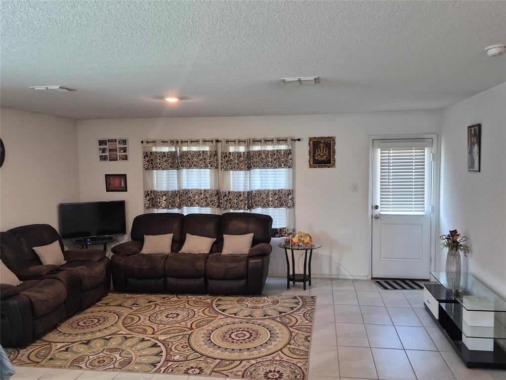 1533 Woodbrook Ln, Hutchins, TX 75141 photo