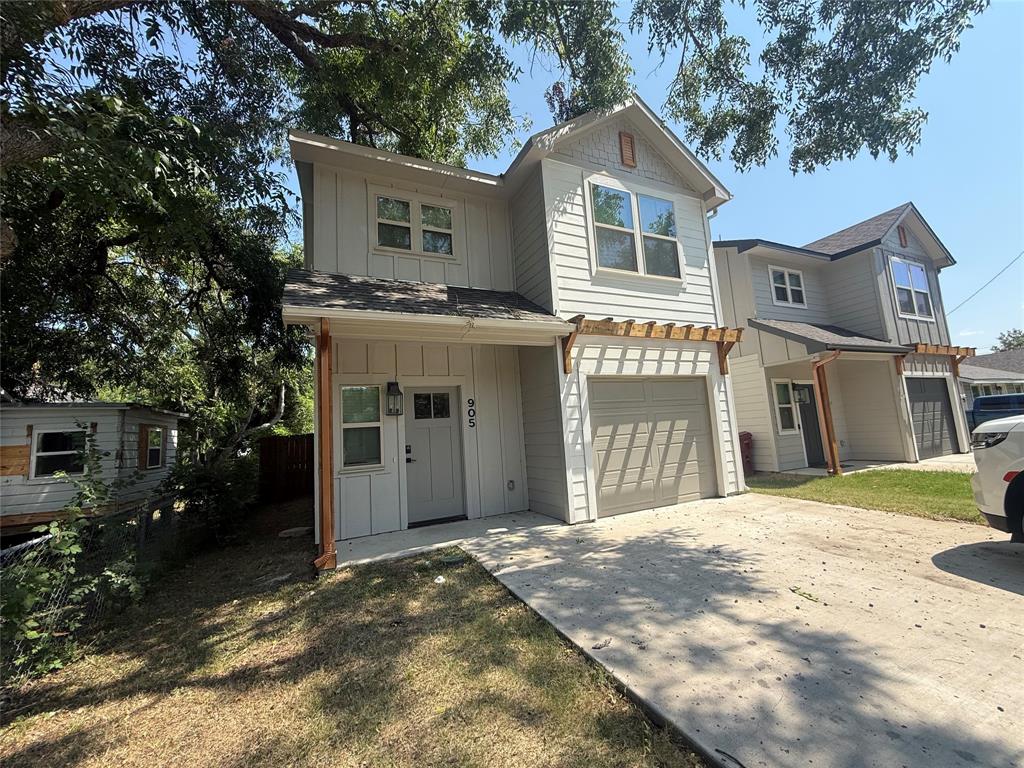 905 10 St, Bonham, TX 75418
