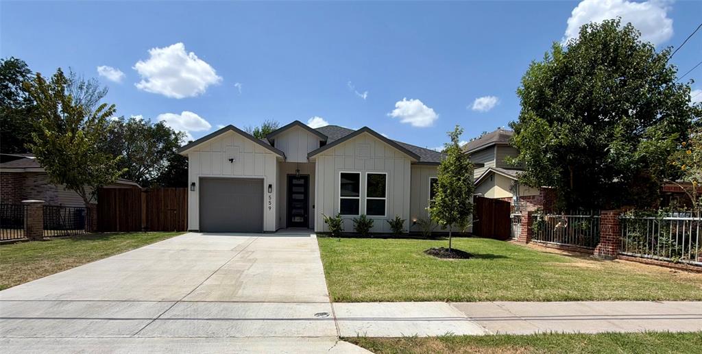 559 Pleasant Vista Dr, Dallas, TX 75217