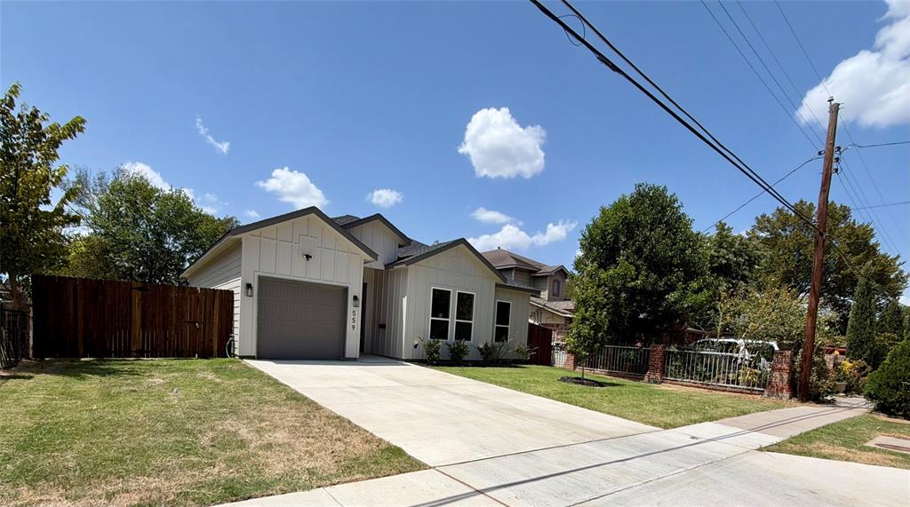 559 Pleasant Vista Dr, Dallas, TX 75217 photo