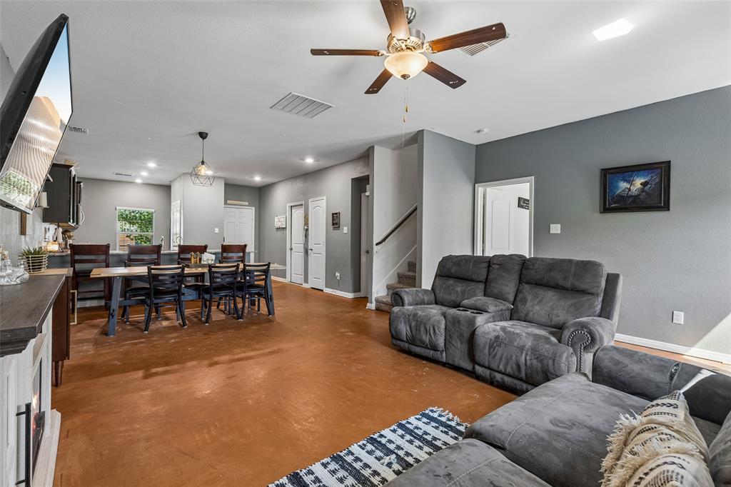 148 Bandana Cir, Newark, TX 76071 photo