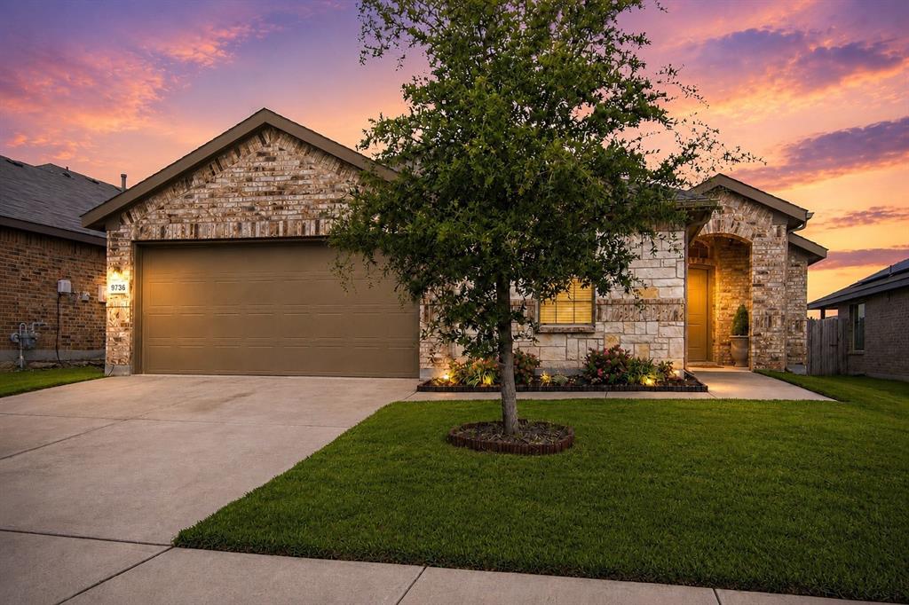 9736 Snowbell Ln, Fort Worth, TX 76036