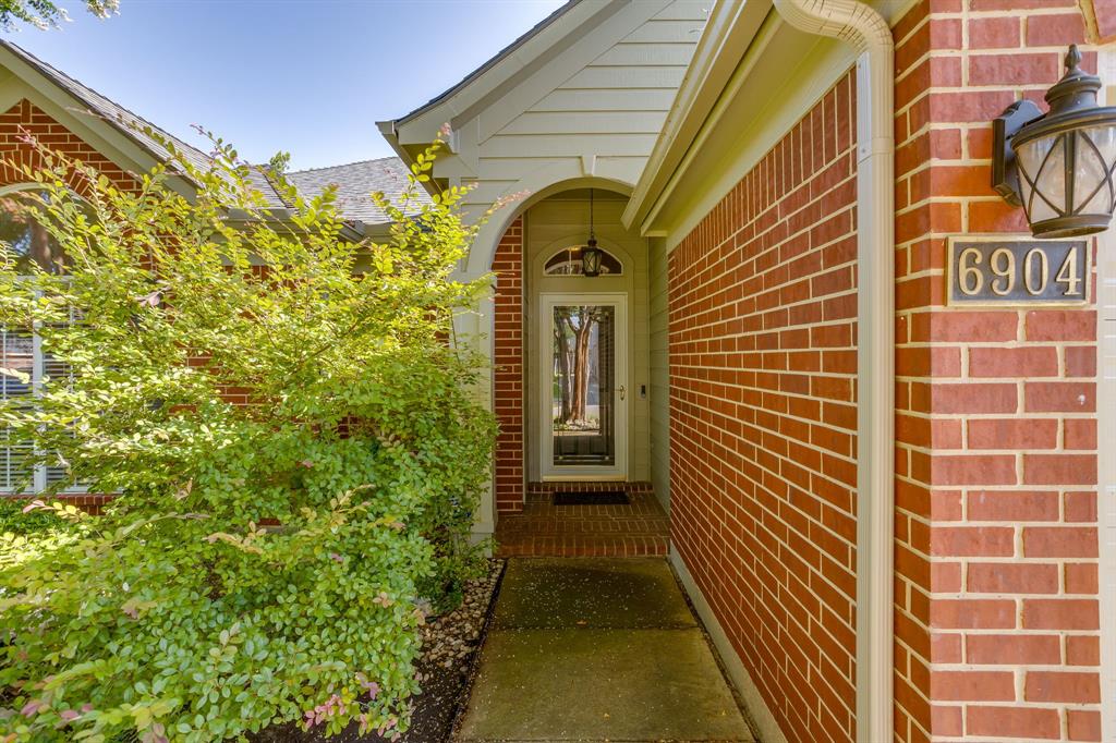 6904 Spring Valley Way, Fort Worth, TX 76132 photo