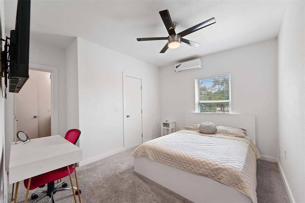 5405 N Arcadia Dr, Dallas, TX 75211 photo