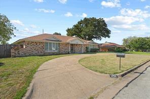 1700 Northcrest Dr, Arlington, TX 76012 photo