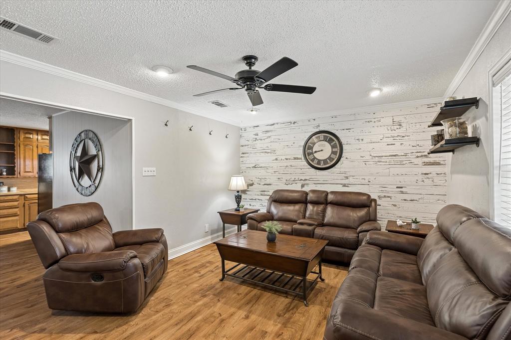 936 Springdale Rd, Bedford, TX 76021 photo