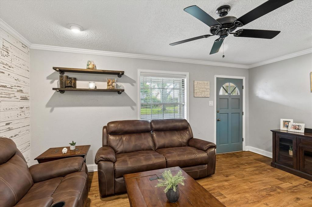 936 Springdale Rd, Bedford, TX 76021 photo