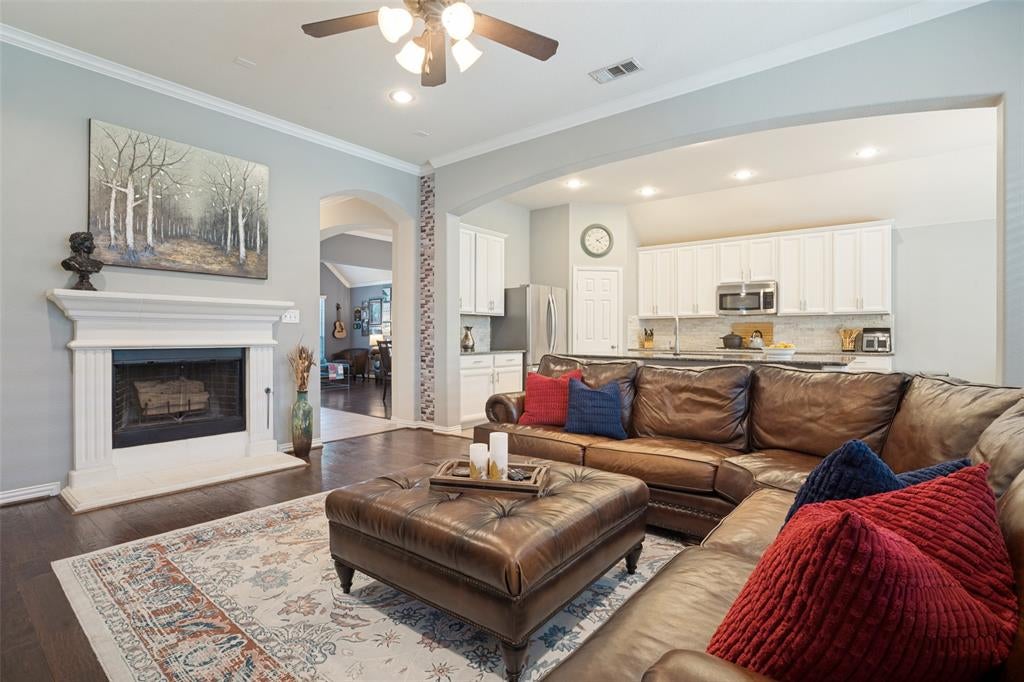443 Brighton St, Roanoke, TX 76262