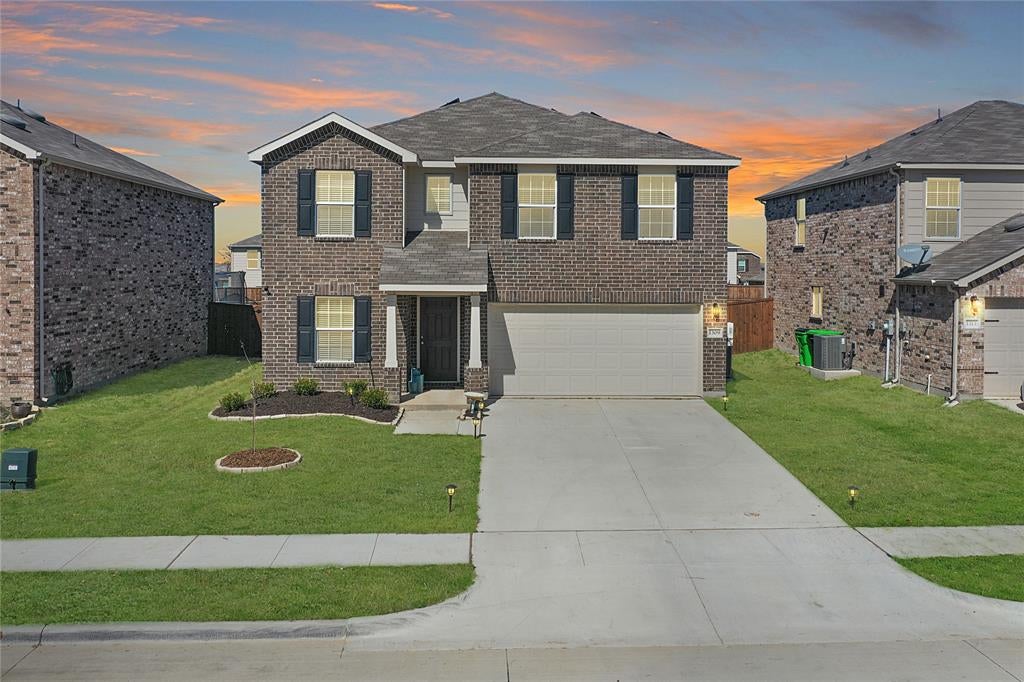 1309 Waggoner Dr, Aubrey, TX 76227