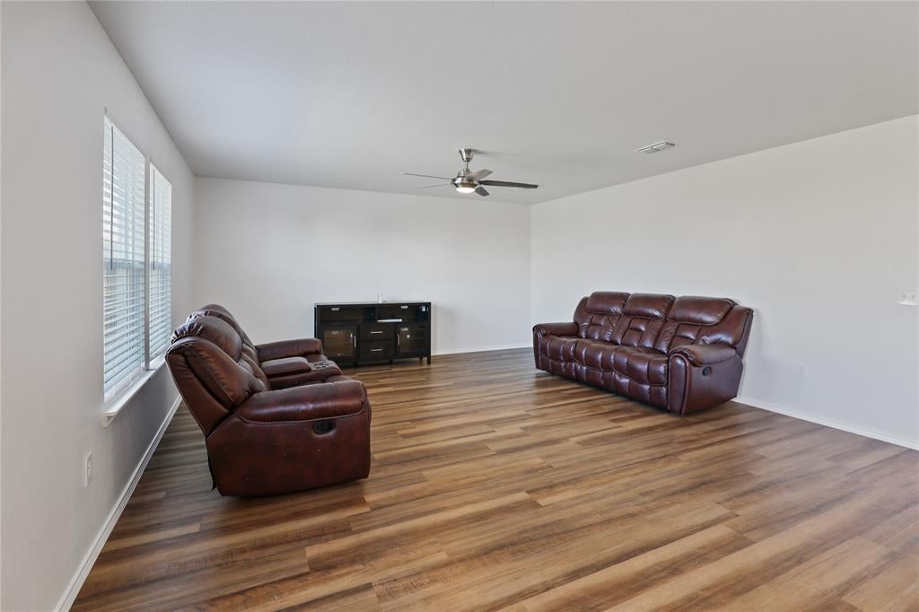 1309 Waggoner Dr, Aubrey, TX 76227 photo