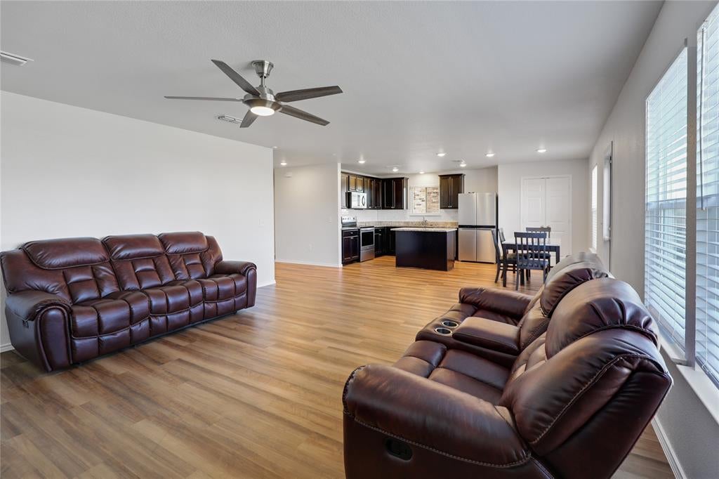1309 Waggoner Dr, Aubrey, TX 76227 photo