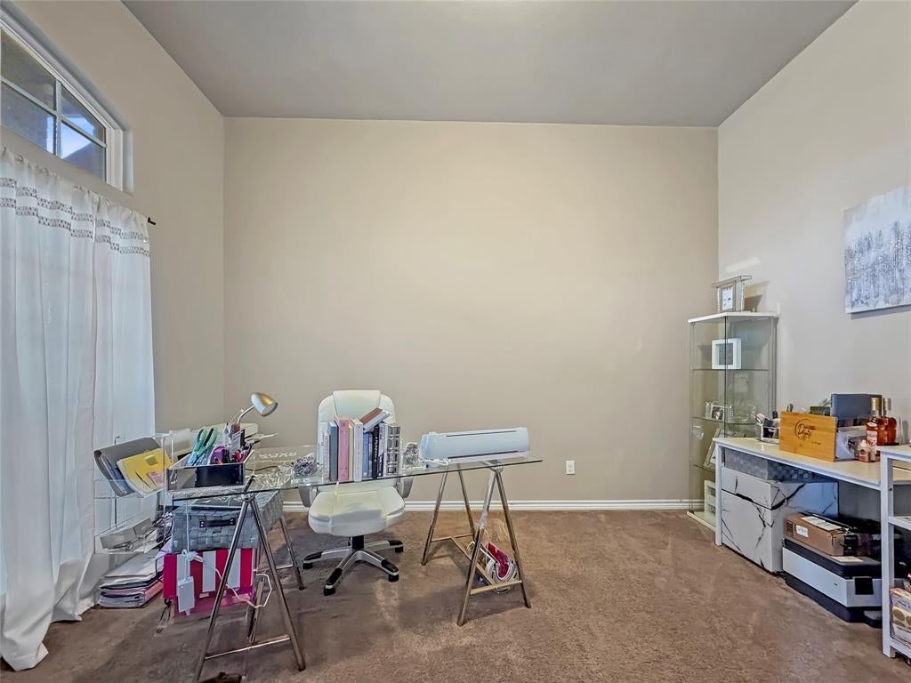 904 Regal Bluff Ln, Desoto, TX 75115 photo