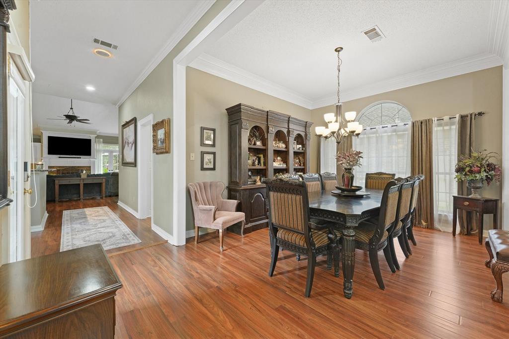 626 Creekbend Dr, Mesquite, TX 75149 photo