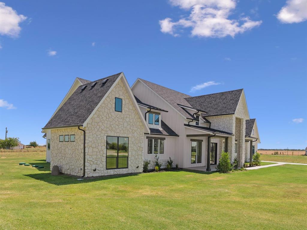 704 Cambridge Ct, Nevada, TX 75173 photo