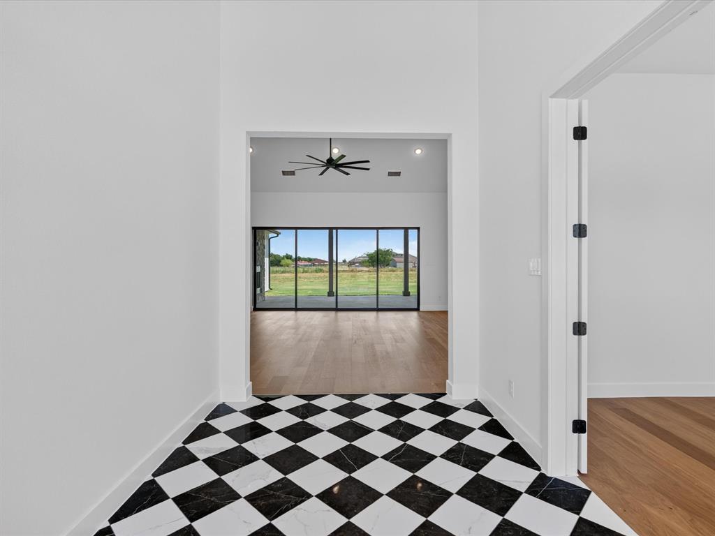 704 Cambridge Ct, Nevada, TX 75173 photo