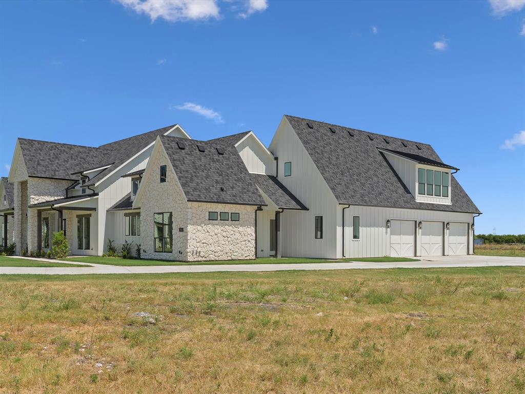 704 Cambridge Ct, Nevada, TX 75173 photo