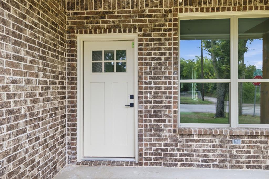 302 Evans St, Cleburne, TX 76031 photo