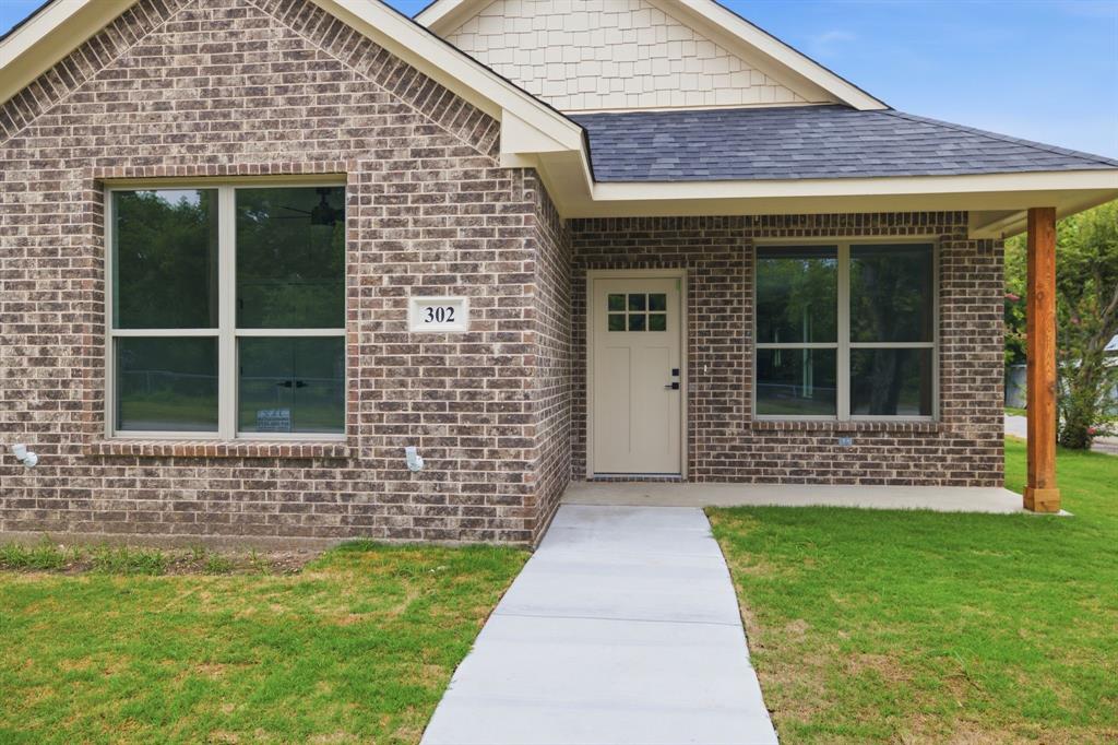 302 Evans St, Cleburne, TX 76031 photo