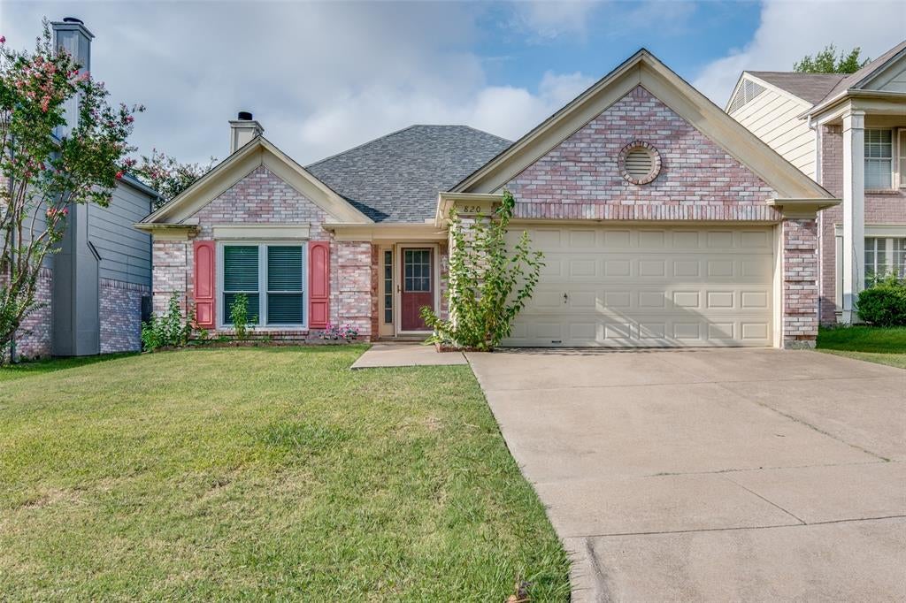 820 Wyndham Pl, Arlington, TX 76017