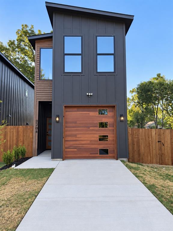 2206 Dyson St, Dallas, TX 75215