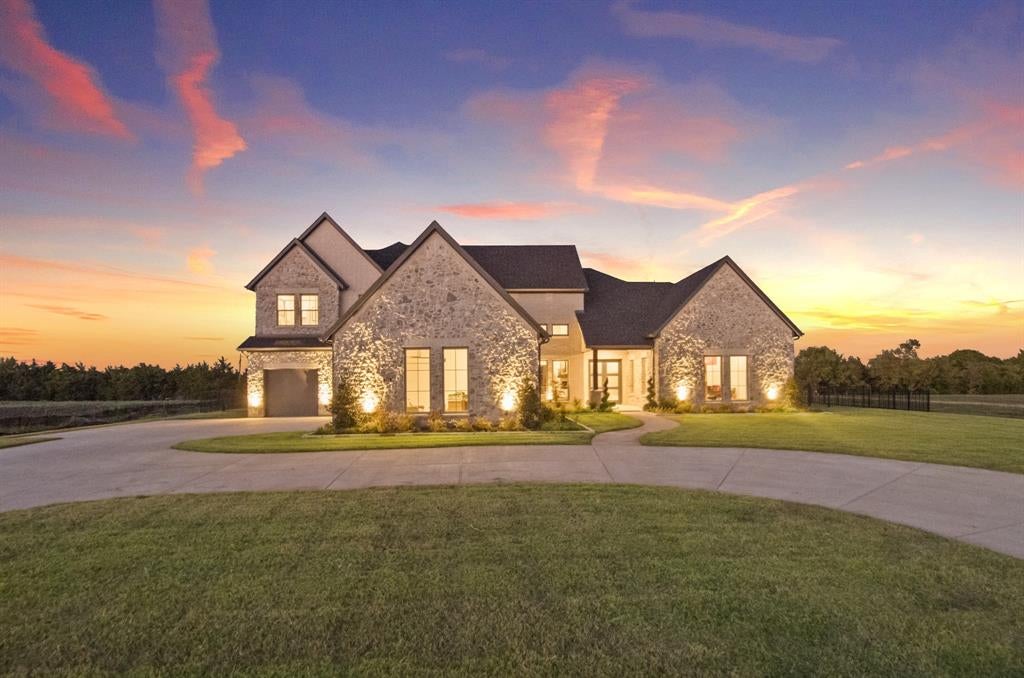 324 Chapel View Ct, Heath, TX 75032