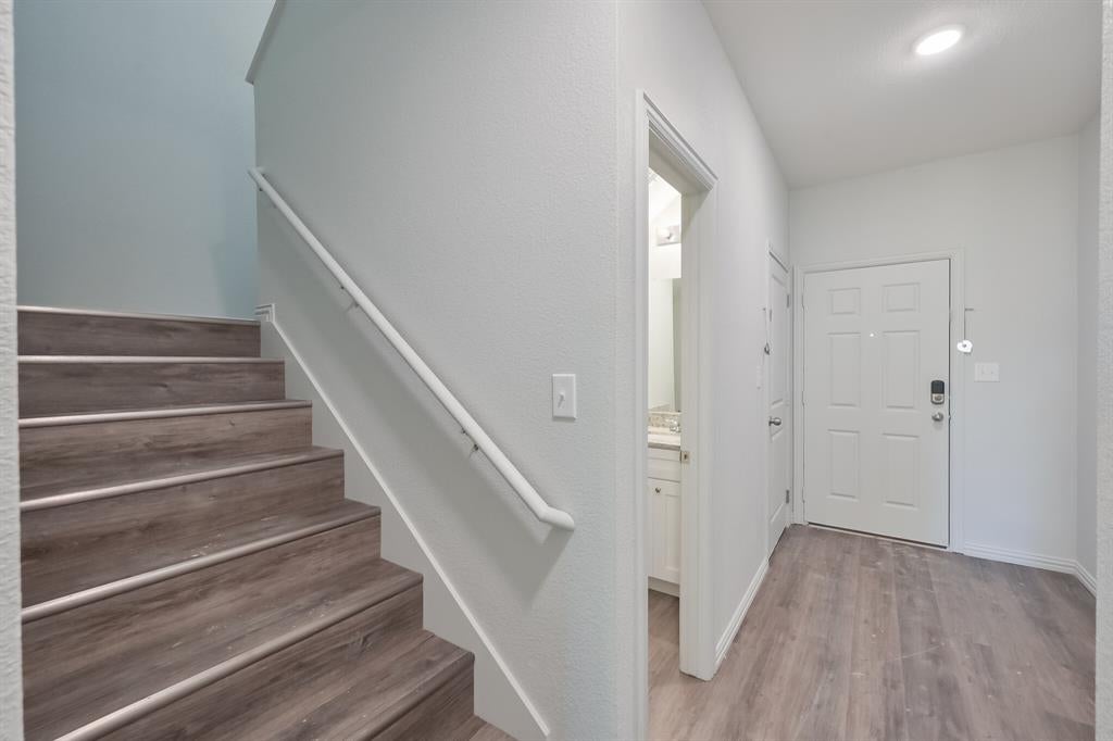 1728 E Powell Ave, Fort Worth, TX 76104 photo