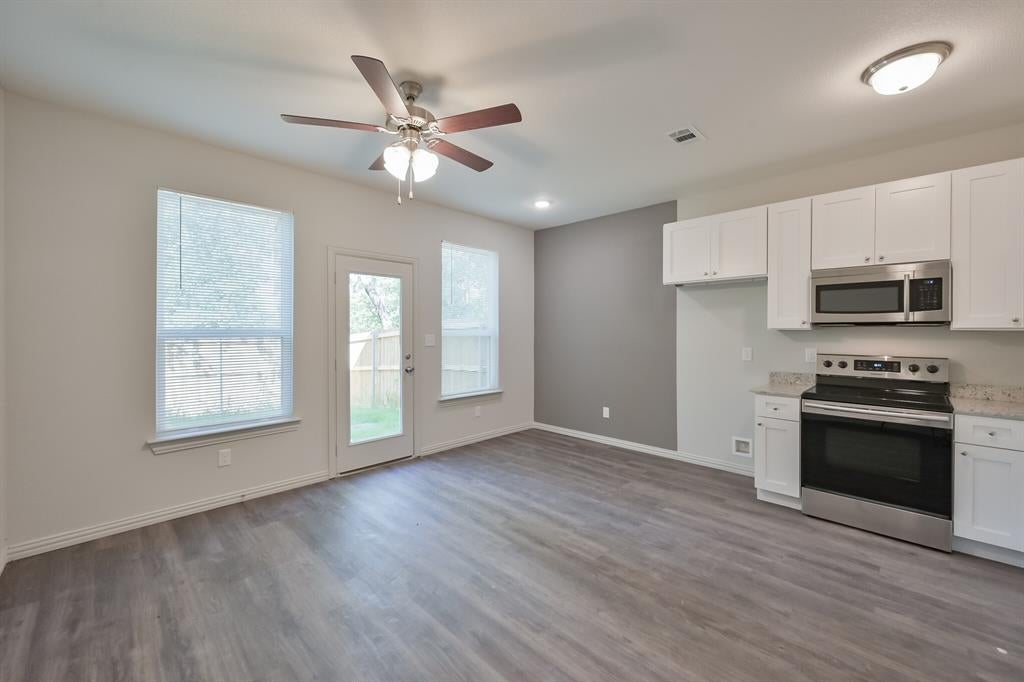1728 E Powell Ave, Fort Worth, TX 76104 photo