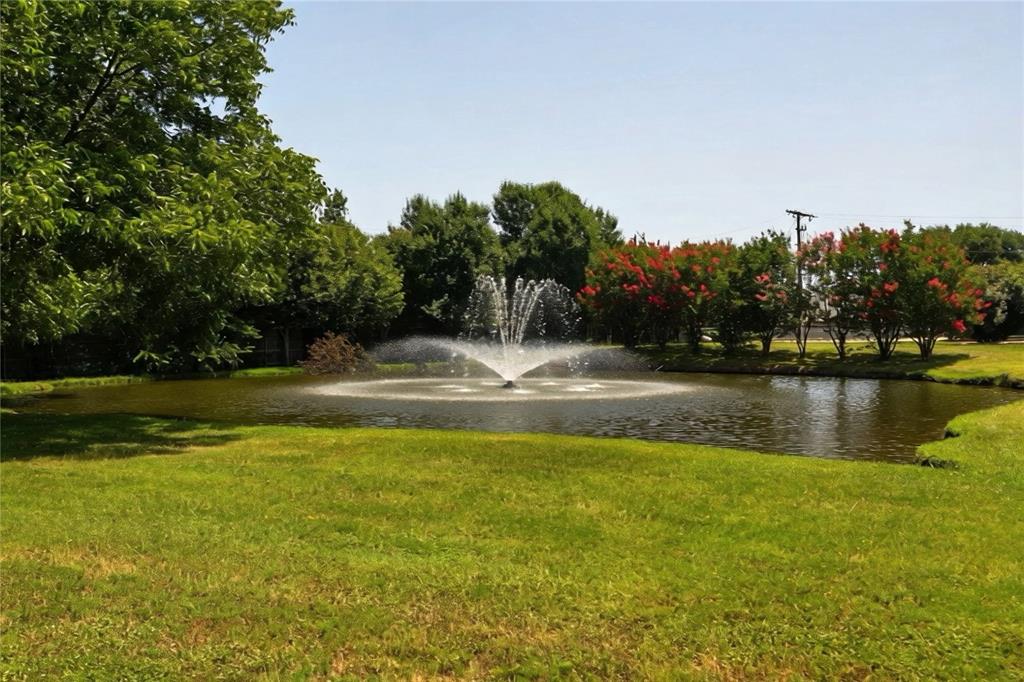 8111 Russell Curry Road, Arlington, TX 76001 photo