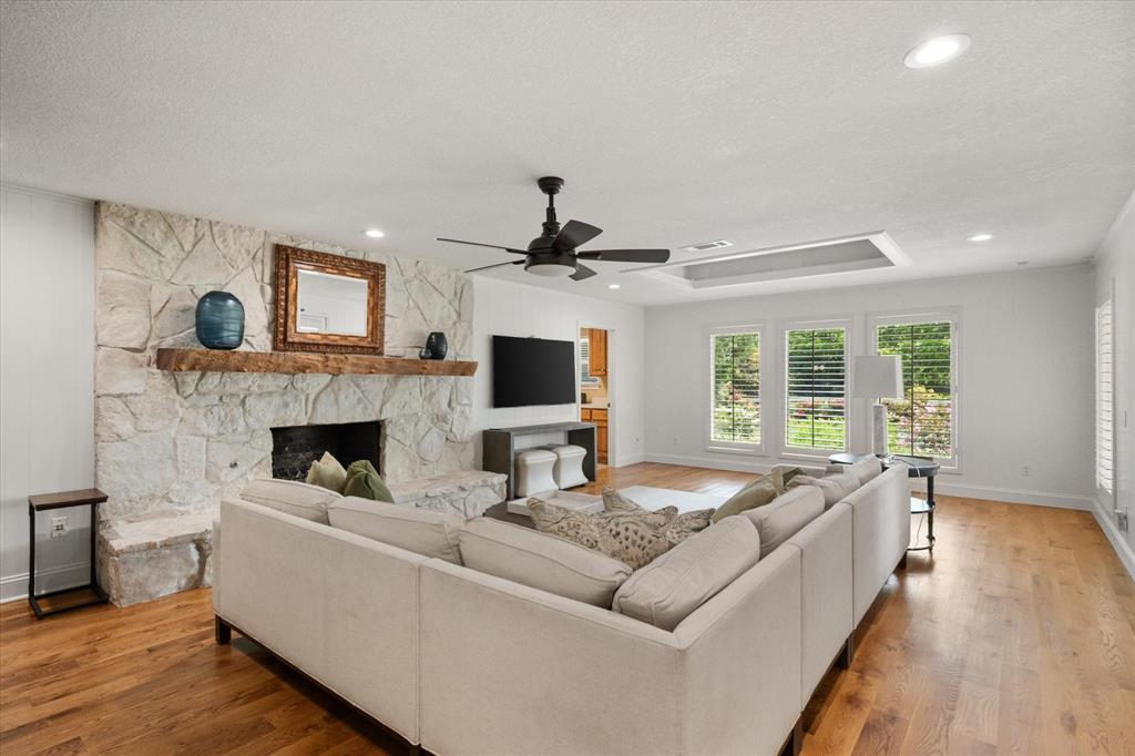 8111 Russell Curry Road, Arlington, TX 76001 photo