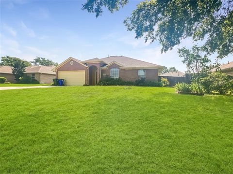 Single Family Residence in Krum TX 1216 E 6th Street.jpg