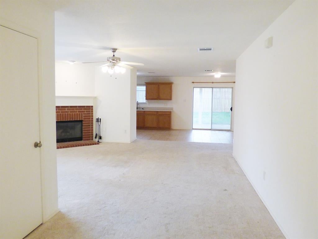 8532 Hawkview Dr, Fort Worth, TX 76179 photo