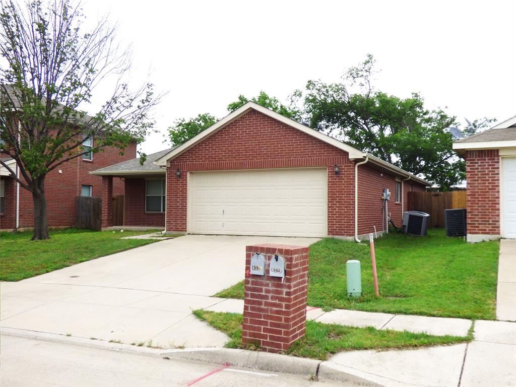 8532 Hawkview Dr, Fort Worth, TX 76179 photo