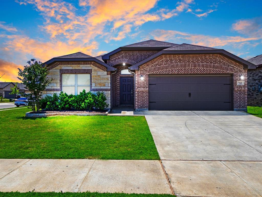 712 Presidio St, Aubrey, TX 76227