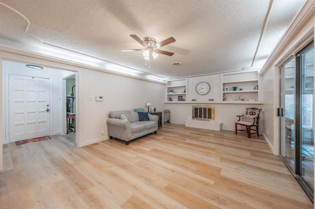 506 E Huitt Ln, Euless, TX 76040 photo
