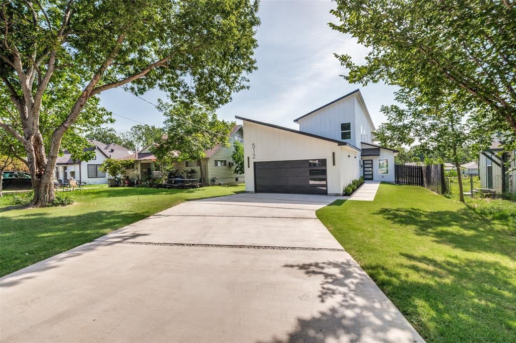 512 Phinney Ave, Cockrell Hill, TX 75211
