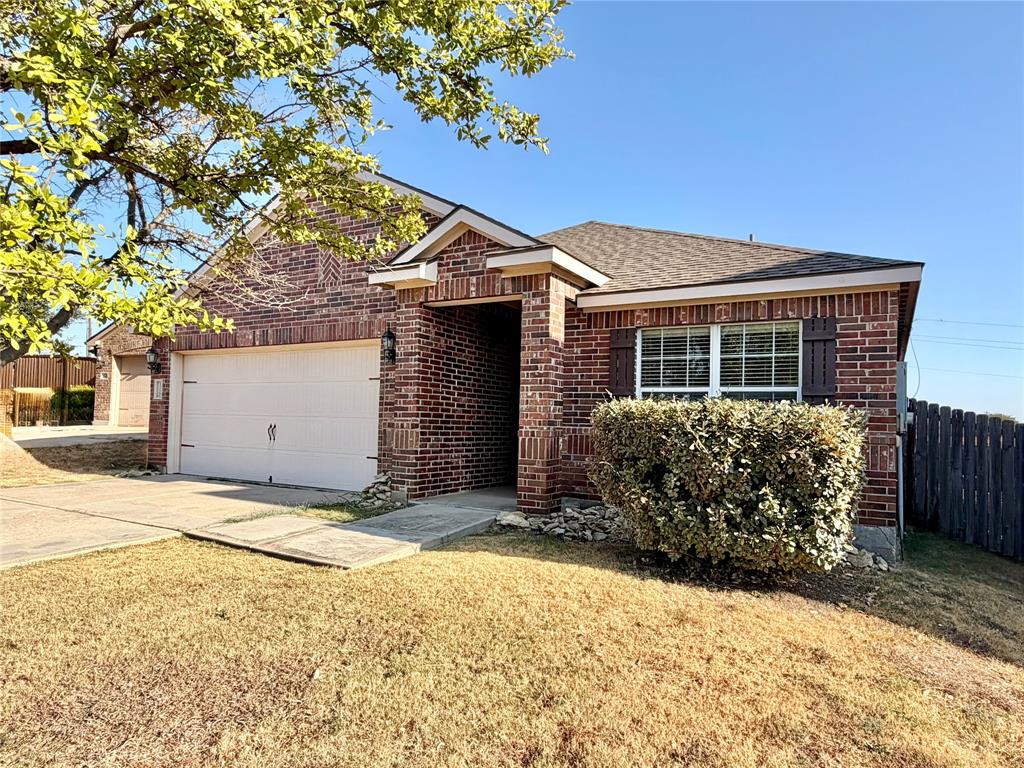 118 Chisholm Spring Ct, Newark, TX 76071 photo