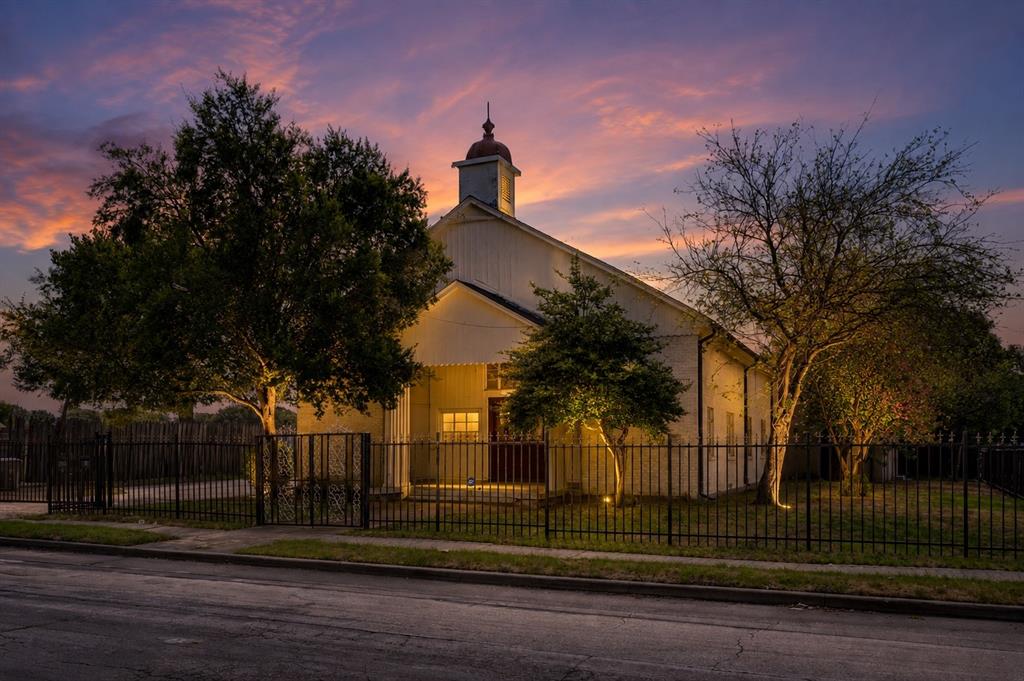 2602 Kings, Dallas, TX 75219