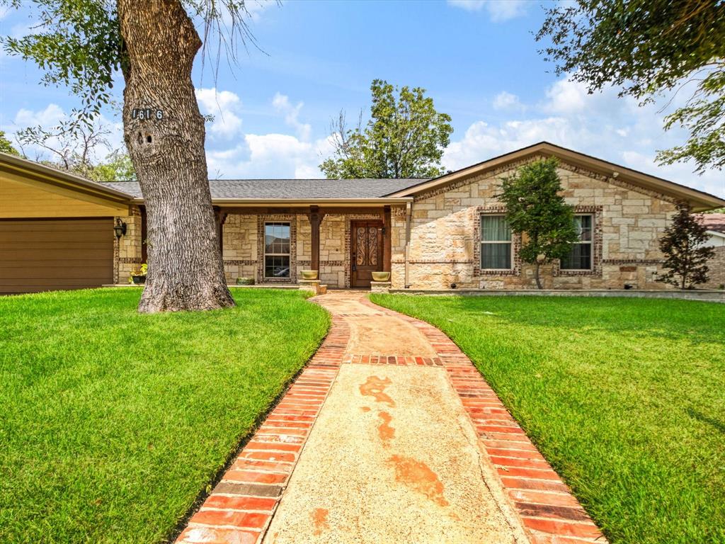 1616 Springbrook St, Mesquite, TX 75149 photo