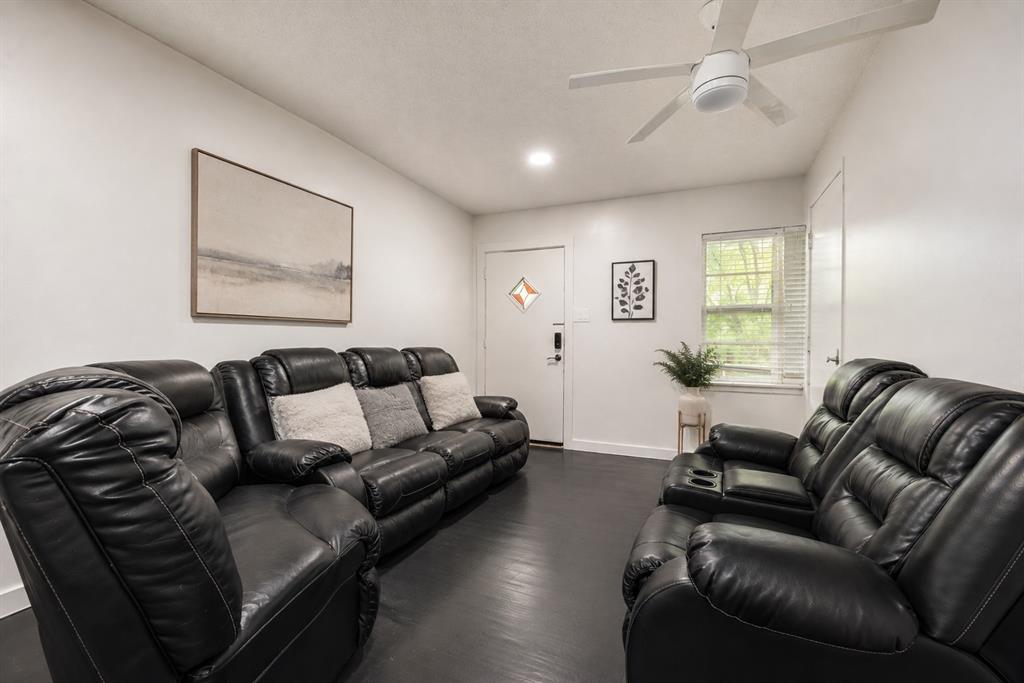 408 Ruby Rd, Grand Prairie, TX 75050 photo