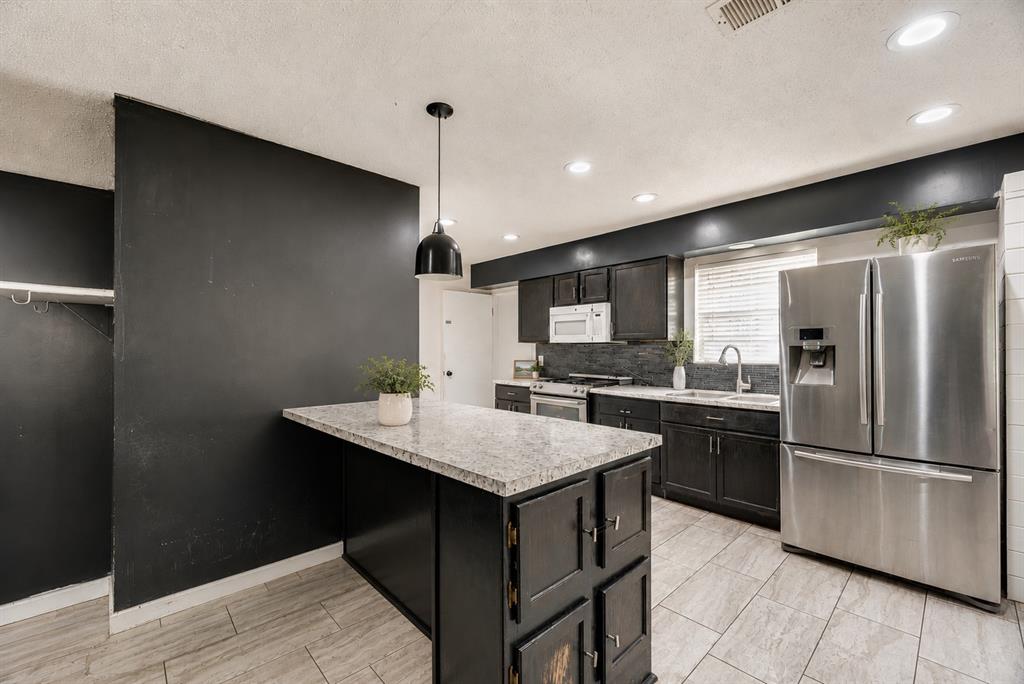 408 Ruby Rd, Grand Prairie, TX 75050 photo