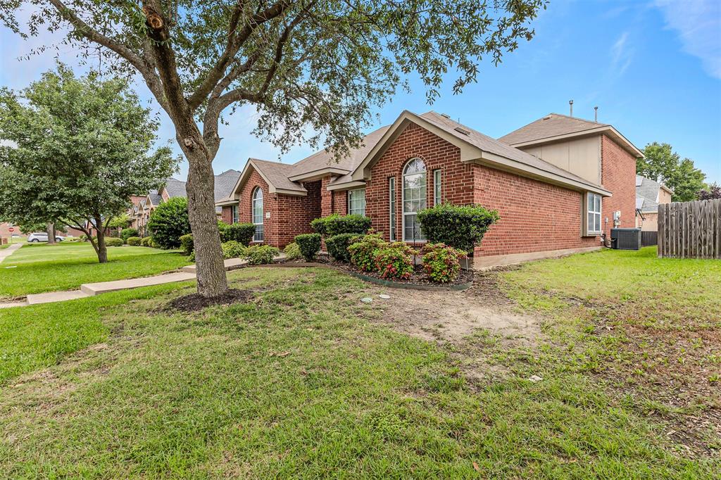 7413 Providence Dr, Rowlett, TX 75089 photo